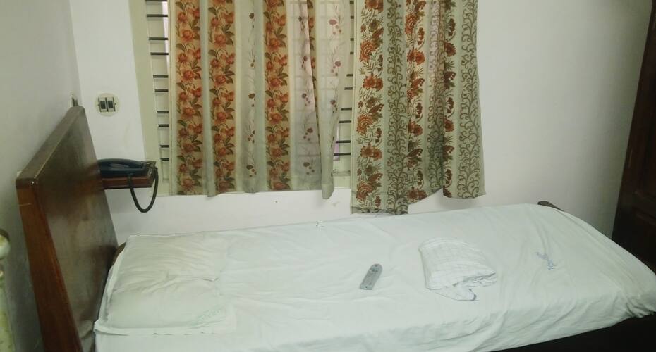 Upasana Tourist Home, Thiruvananthapuram 4